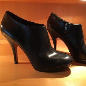 Via Spiga ankle booties